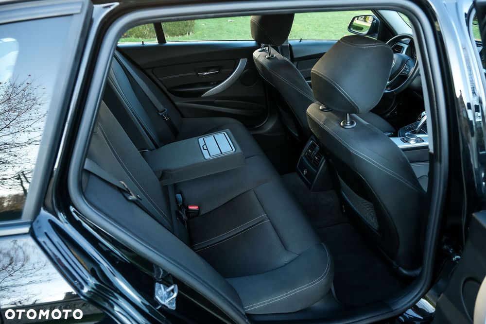 BMW Seria 3 320d Sport Line Shadow - 31