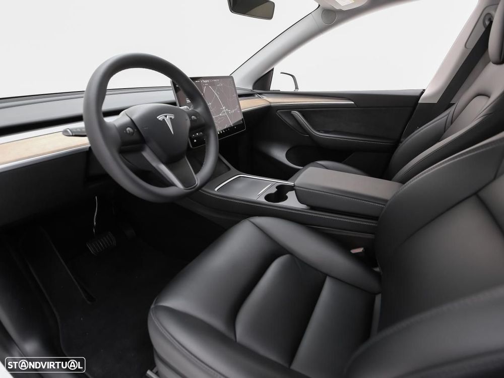 Tesla Model Y RWD - 7