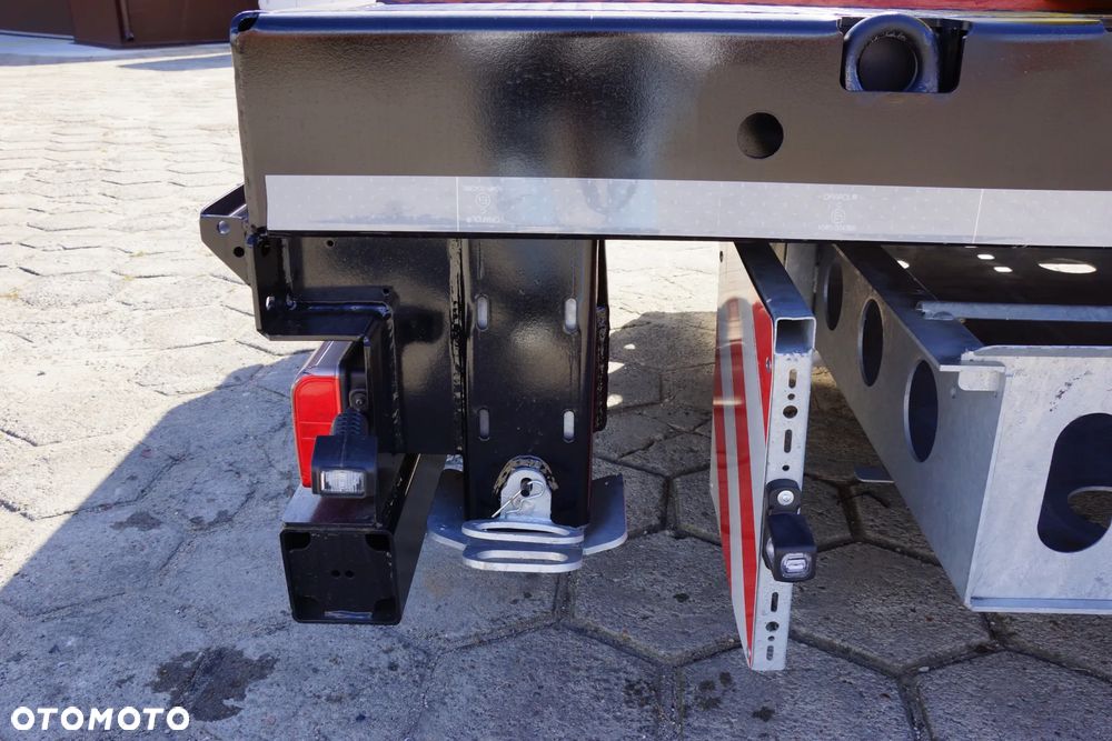 Inny uniwersalna platforma niskopodwoziowa typu JUMBO - 8