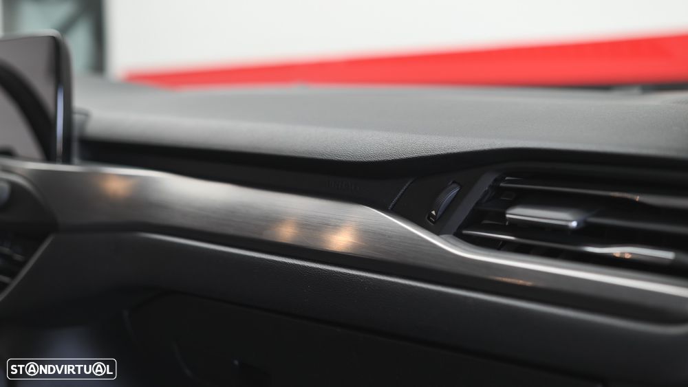 Ford Focus 1.5 TDCi EcoBlue Titanium - 28