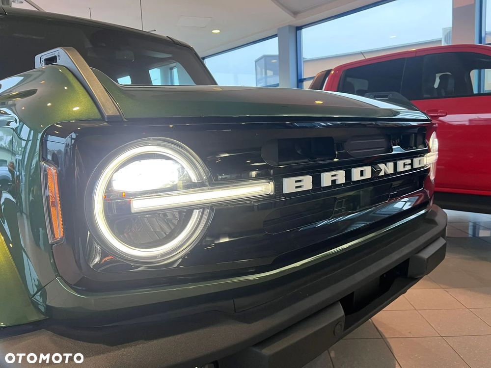 Ford Bronco - 7
