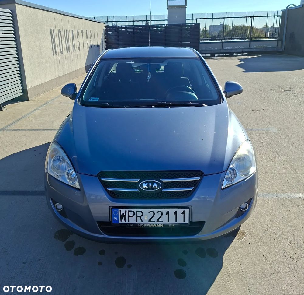 Kia Ceed 2009 photo 2