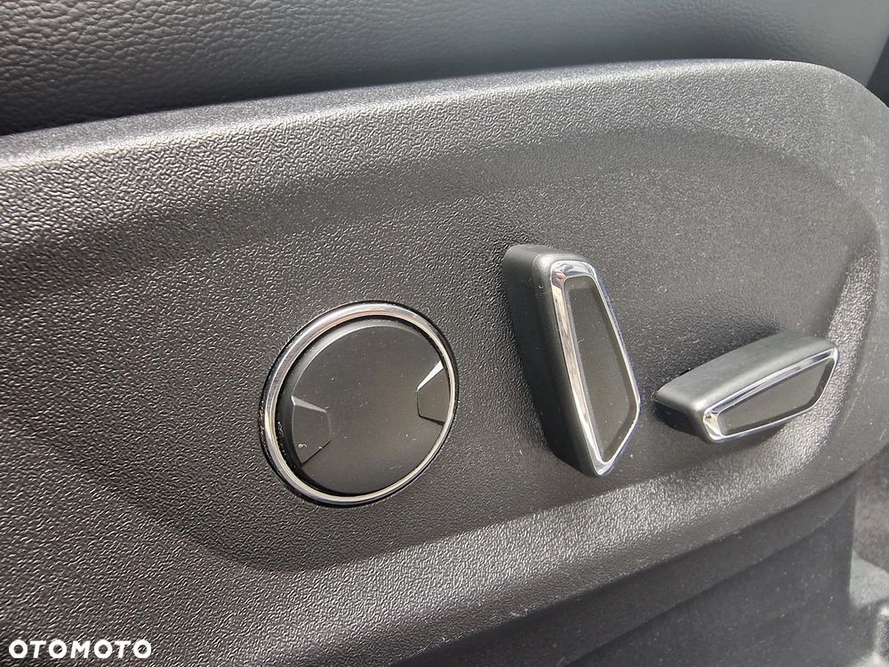 Ford S-Max ver-2-0-tdci-4wd-titanium-powershift - 27