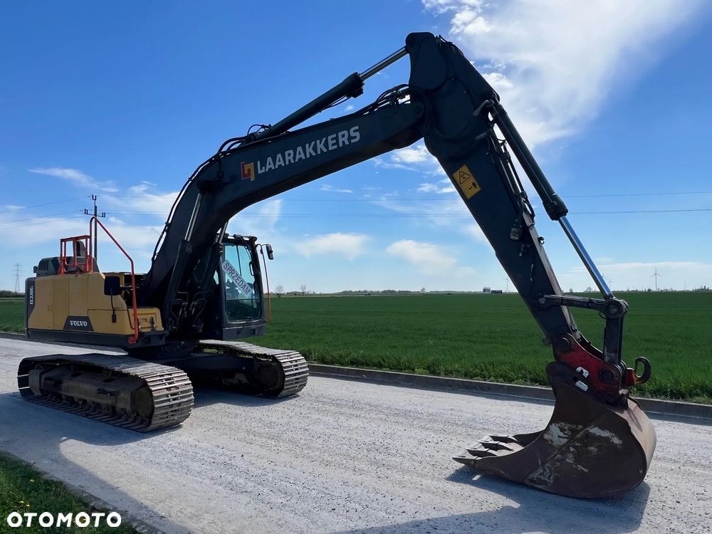 Volvo 2017r. VOLVO EC220EL CAT KOMATSU LIEBCHERR - 1