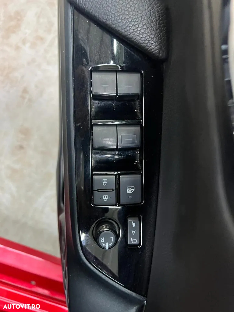 Toyota Prius Hybrid Executive - 16