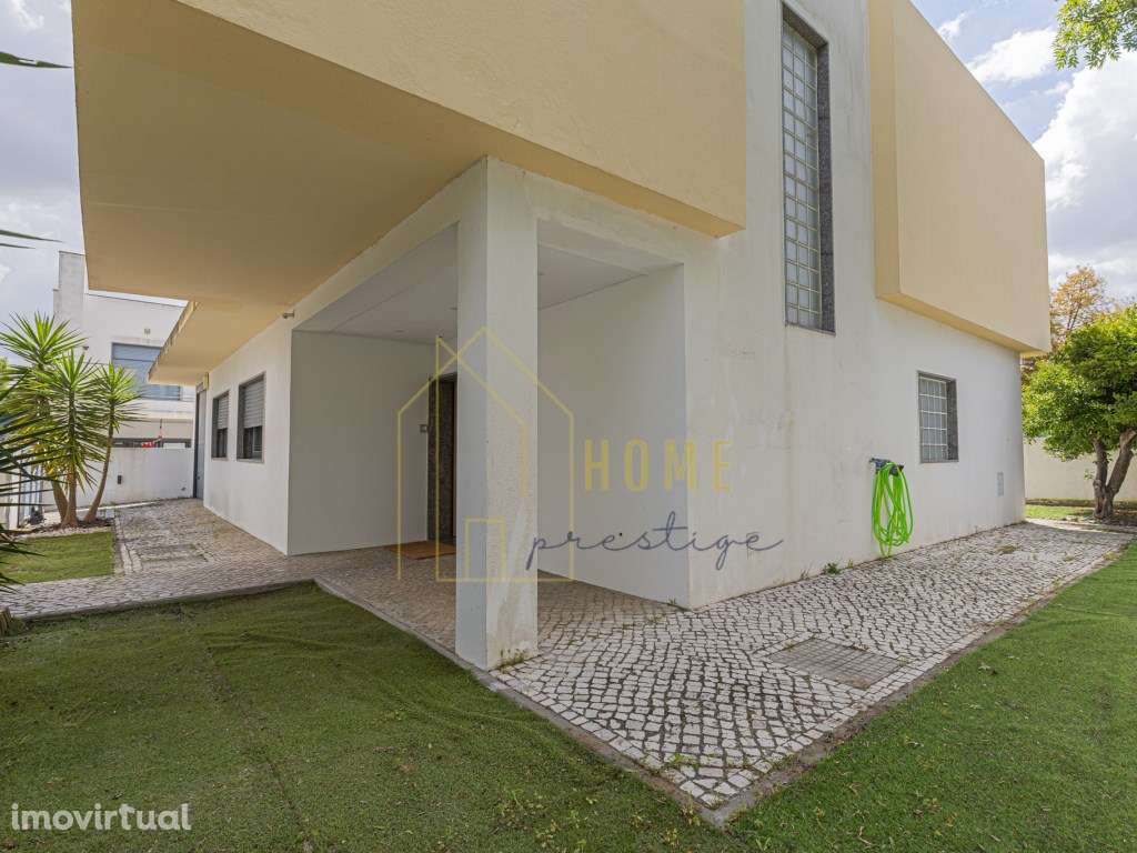 Moradia T4 em Santo António da Charneca - Zona calma e familiar - Grande imagem: 4/15