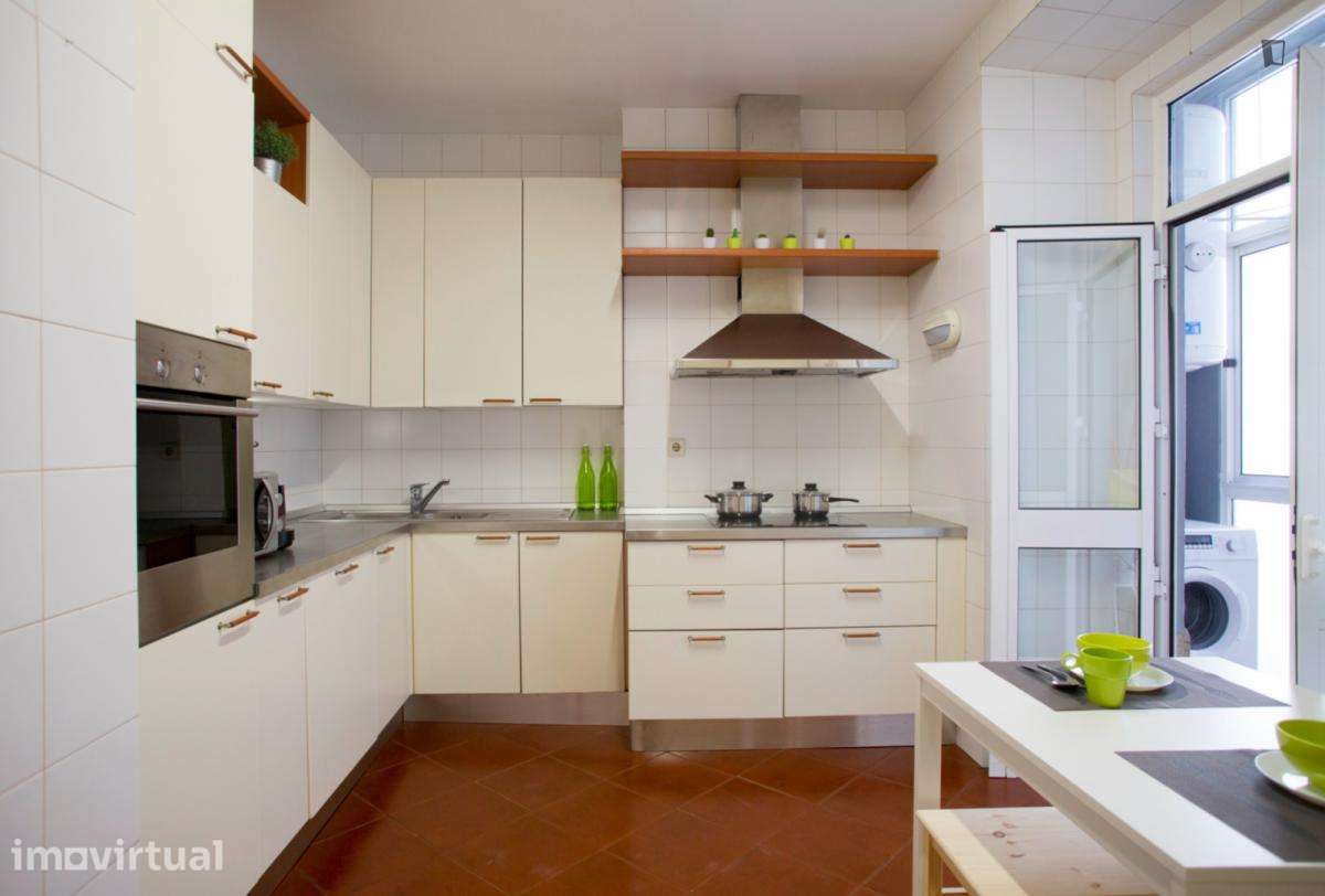 Quarto - localizado em Marquês de Pombal Lisbon - Grande imagem: 4/15