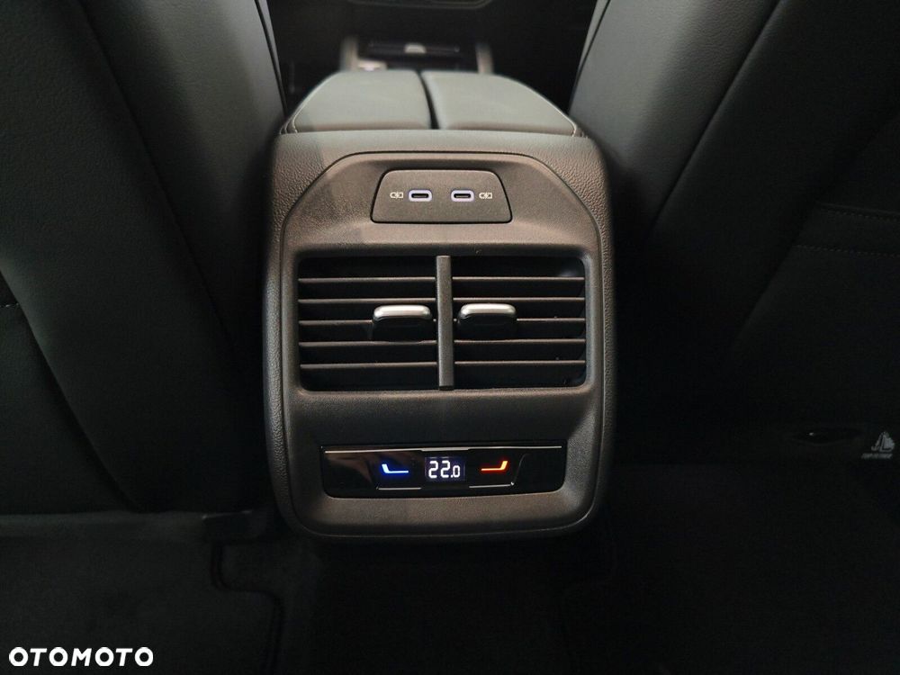 Volkswagen Passat Variant 2.0 TSI R-Line Plus DSG - 31