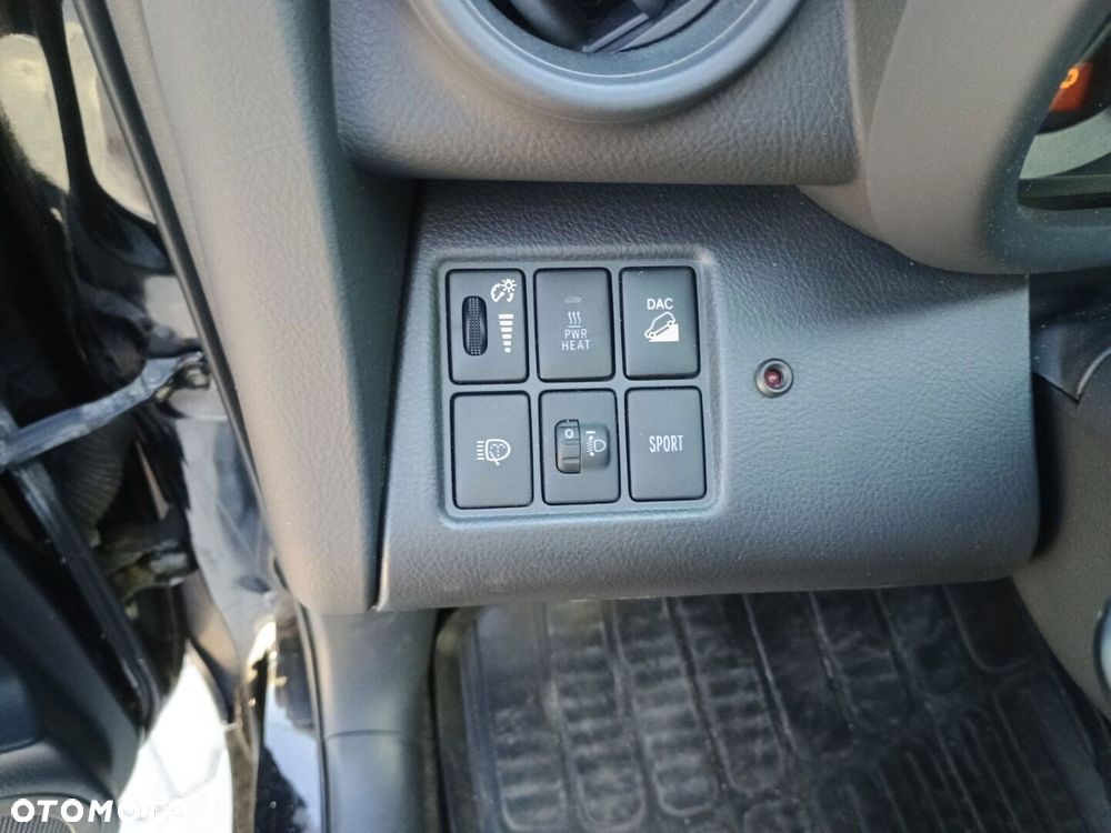 Toyota RAV4 - 18