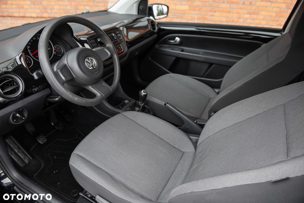 Volkswagen up! black - 15