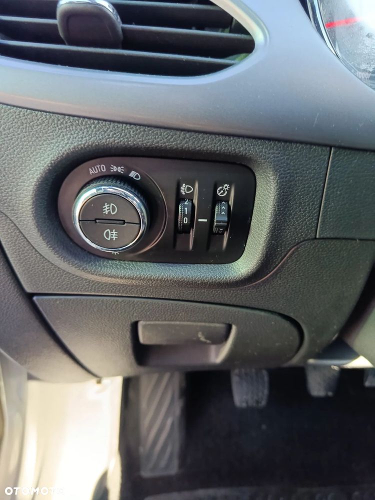 Opel Astra 1.4 T GPF Dynamic S&S - 8