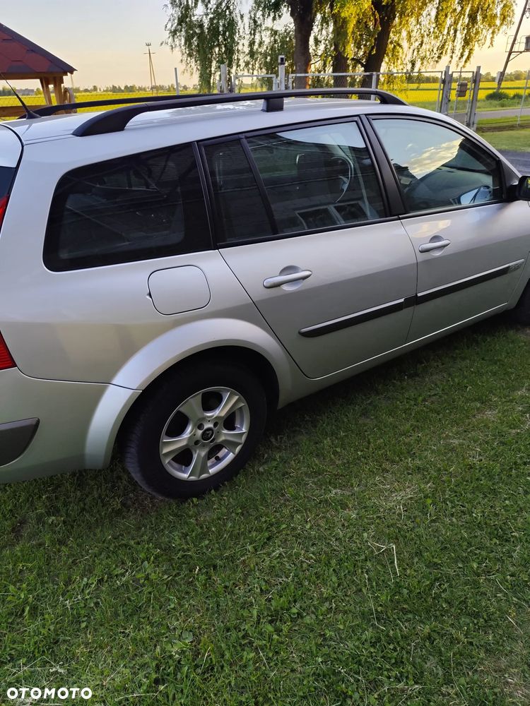 Renault Megane 1.9 dCi FAP Dynamique - 6