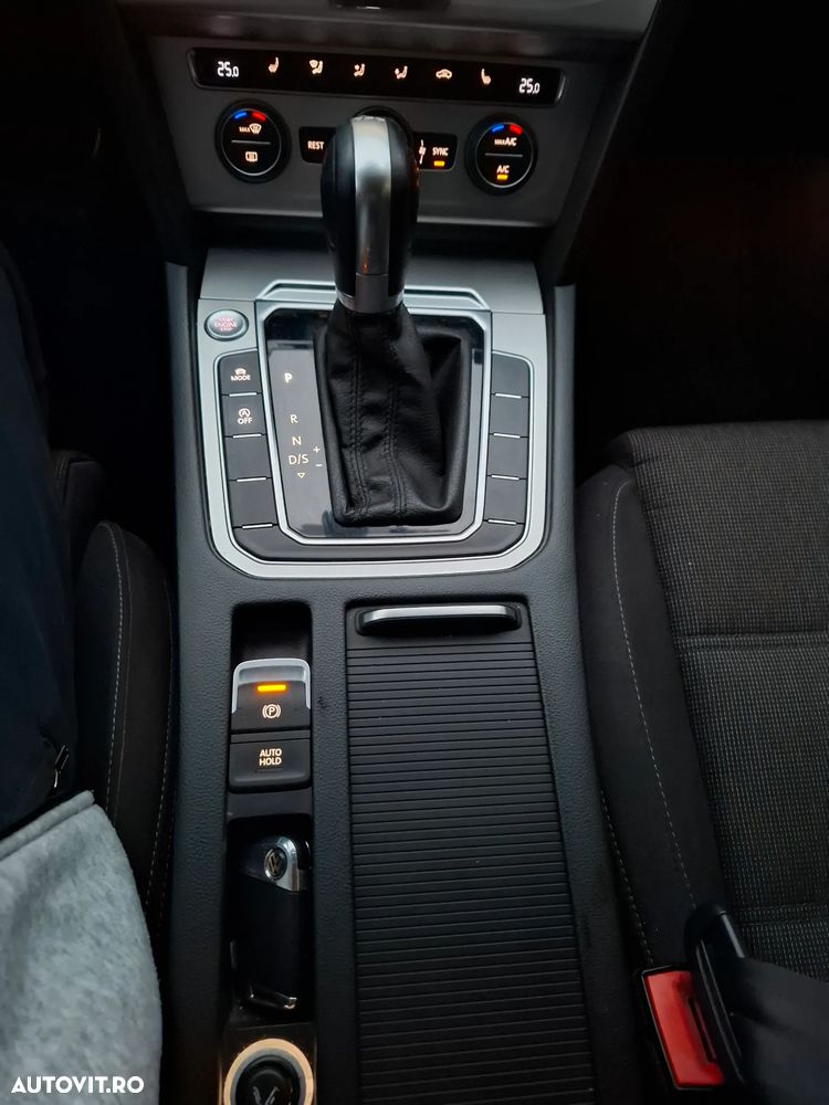 Volkswagen Passat 2.0 TDI DSG 4Motion Highline - 11