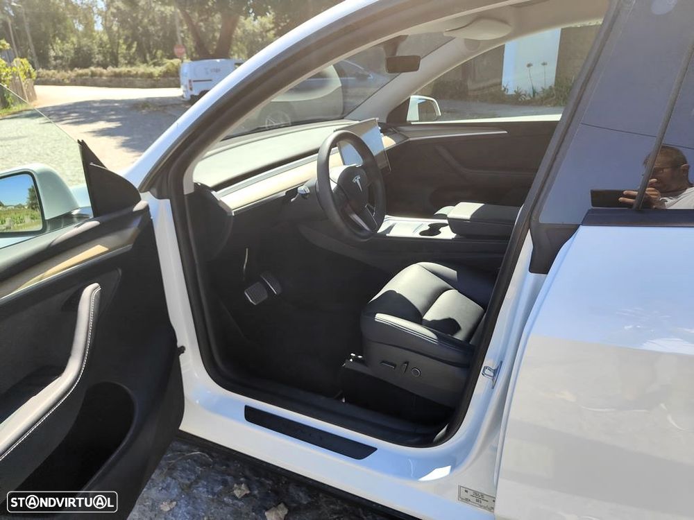 Tesla Model Y Standard - 13