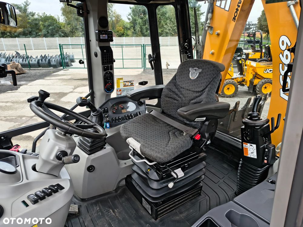 Case 695 SV 2023R - 17