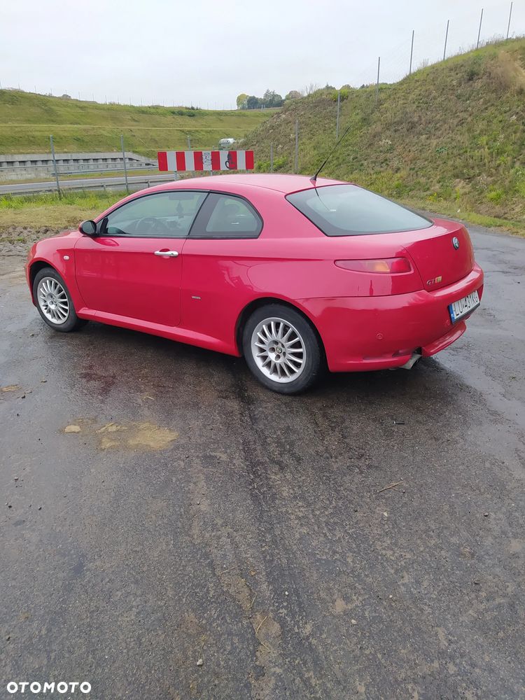 Alfa Romeo Gt 2005 photo 4