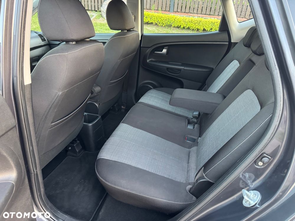 Kia Venga 1.6 CVVT Platinum Edition - 17