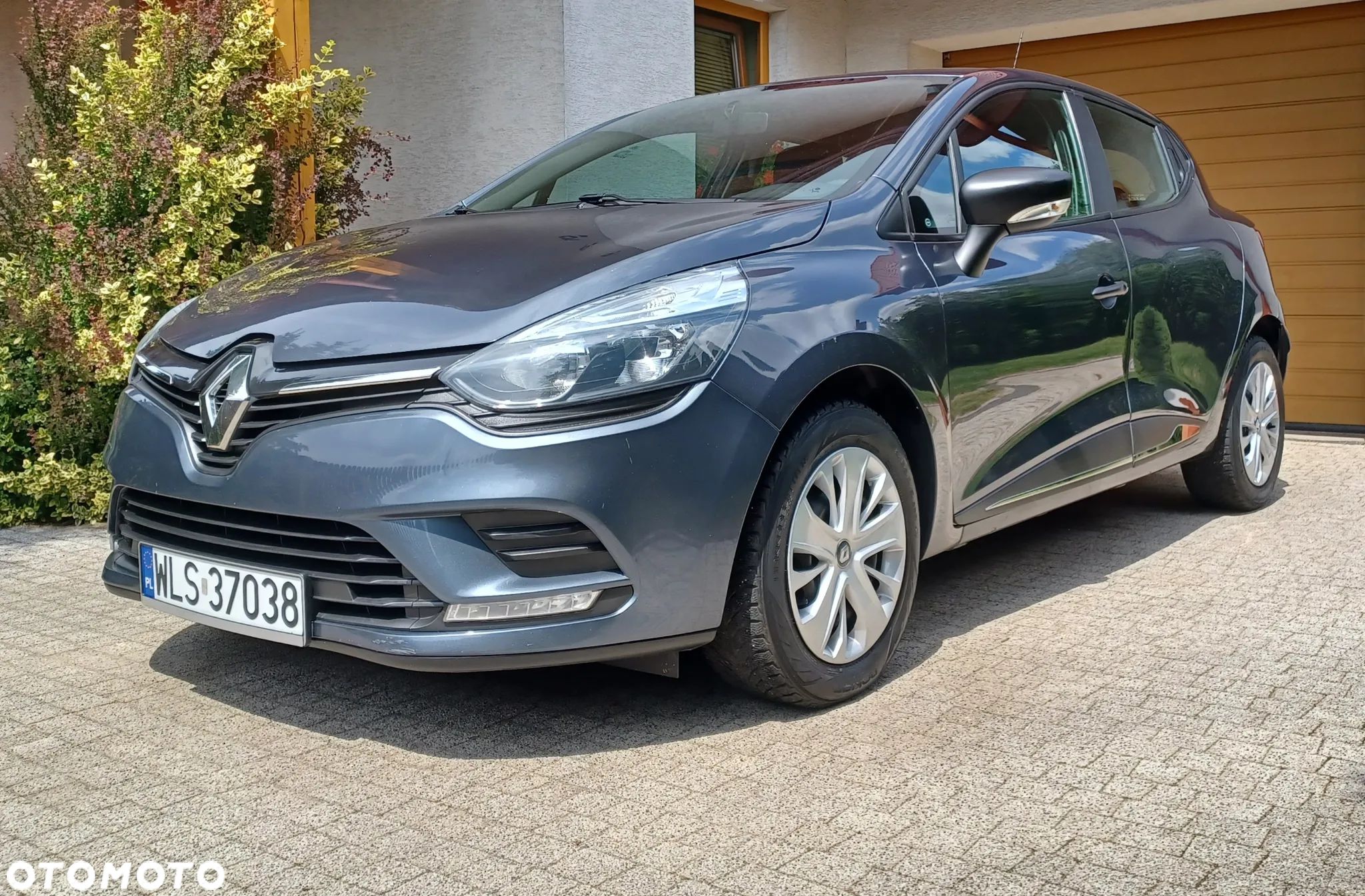 Renault Clio 1.2 16V 75 Life - 1