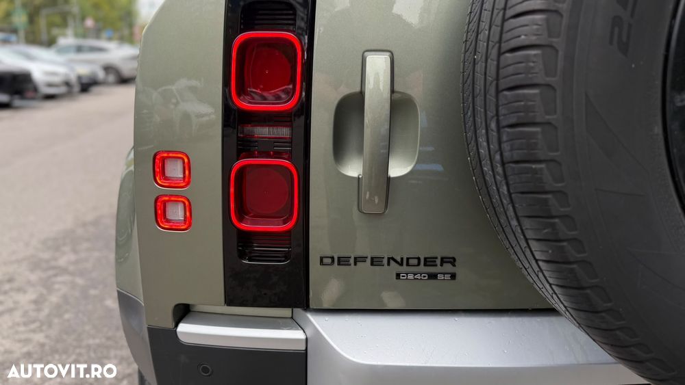 Land Rover Defender 110 2.0L D240 SE - 11