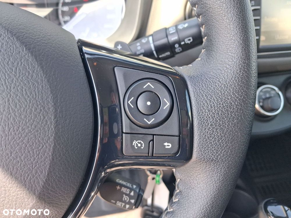 Toyota Yaris 1.5 Premium CVT - 24