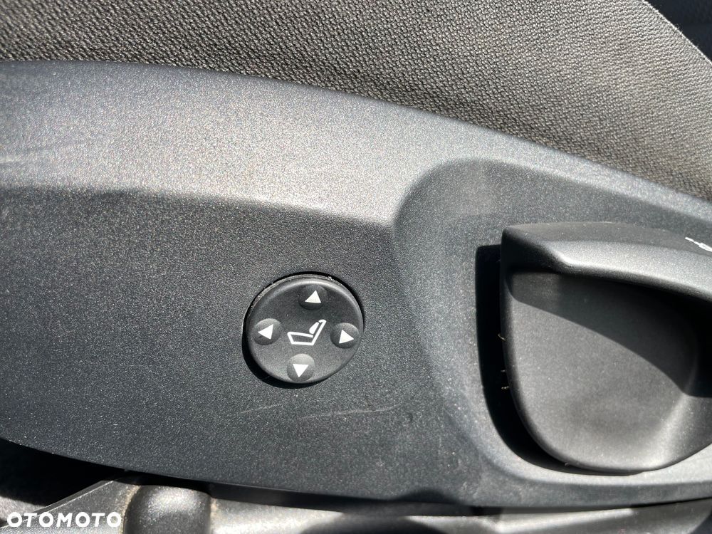 BMW Seria 3 320d xDrive DPF - 37