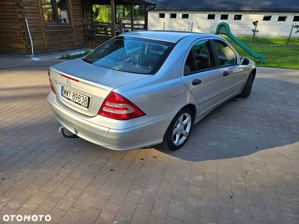 Mercedes-Benz Klasa C 220 CDI Avantgarde DPF - 3