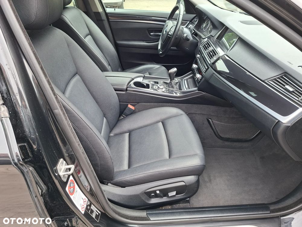 BMW Seria 5 520d Luxury Line - 16