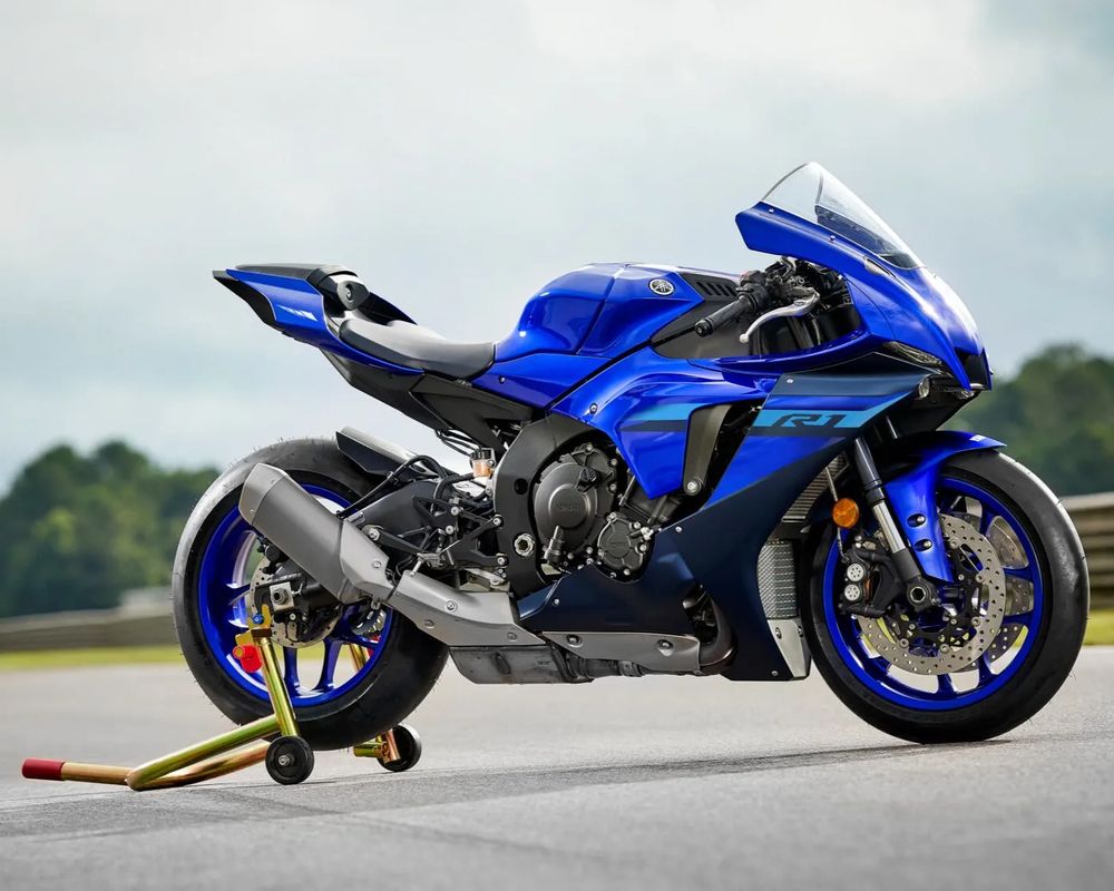 Nowy Yamaha R1 2024 - 93 900 PLN - Otomoto.pl