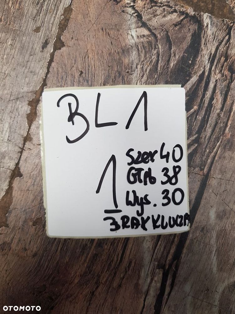 Kufer centralny Road Polo - 12