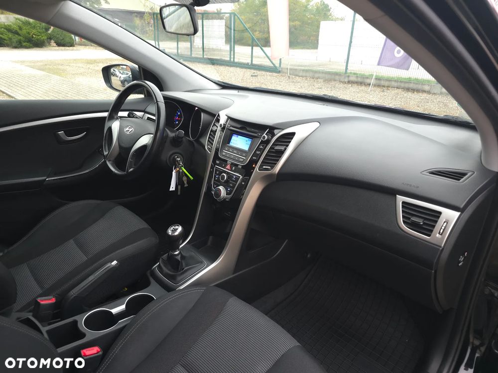 Hyundai i30 blue 1.4 Classic - 16