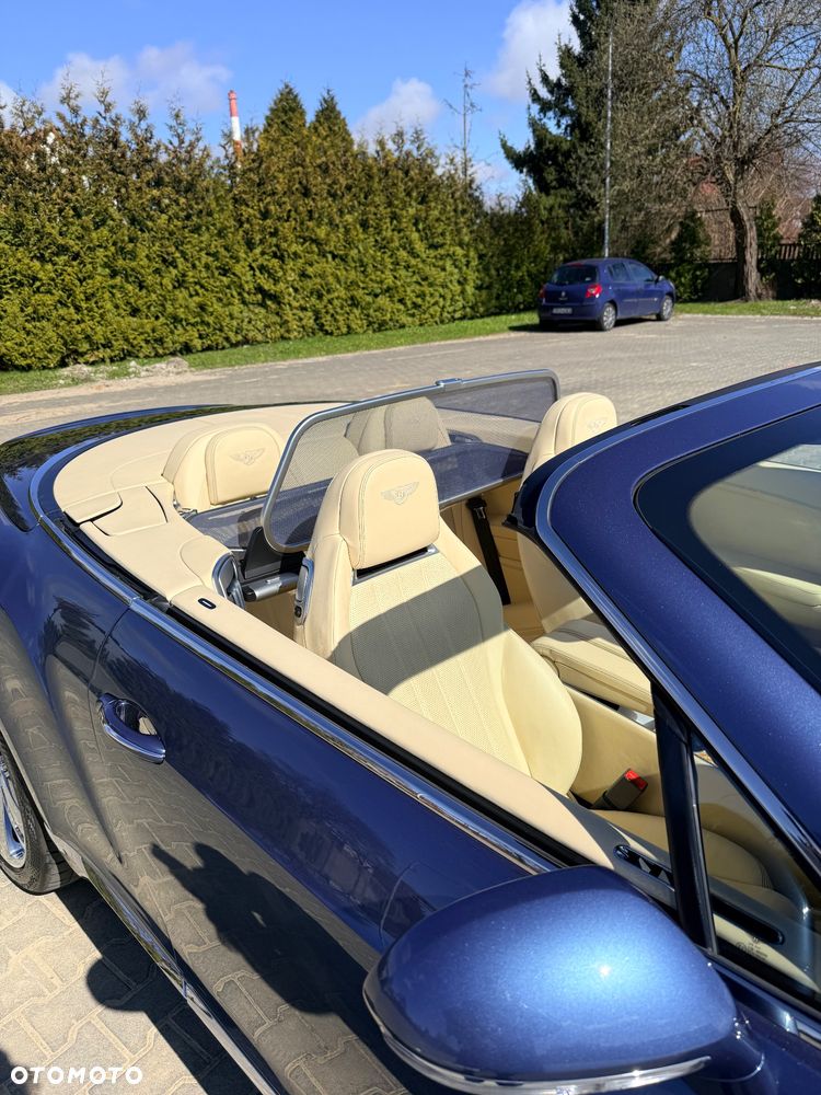 Bentley Continental GT W12 - 10