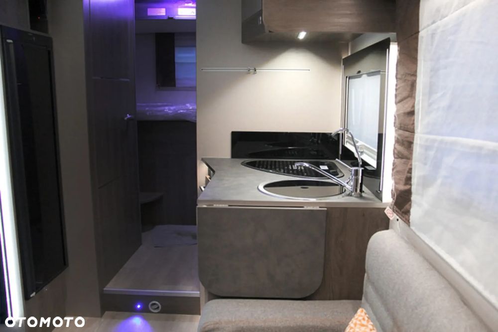 Ford Chausson 720 Titanium - 13