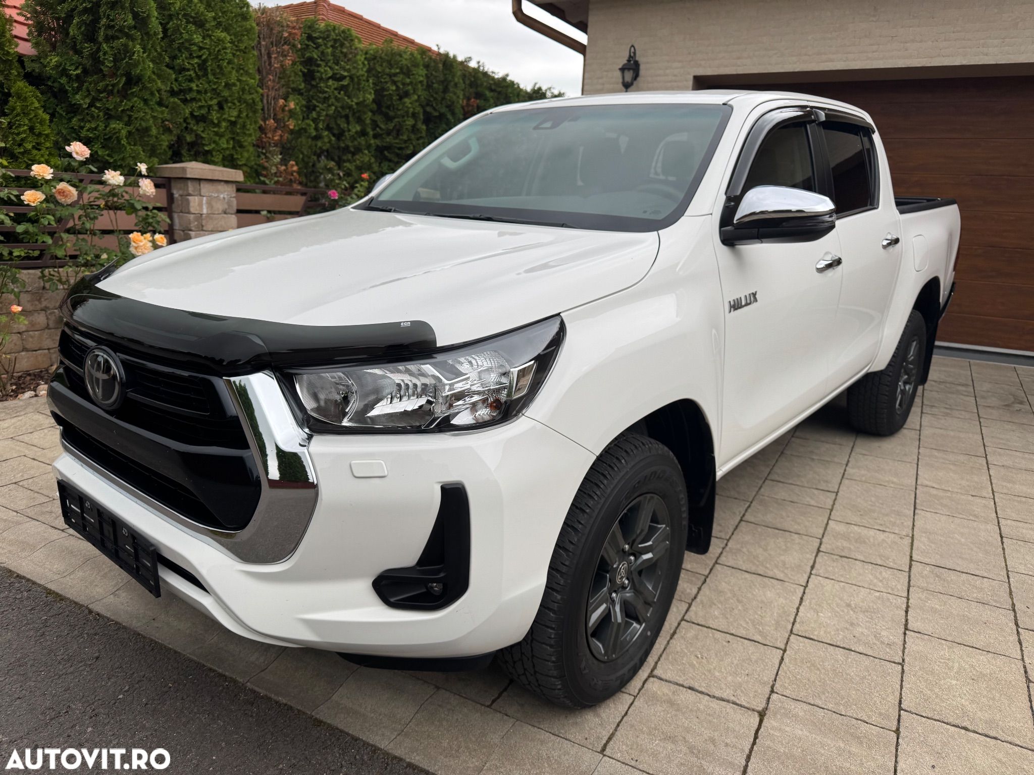 Toyota Hilux - 1