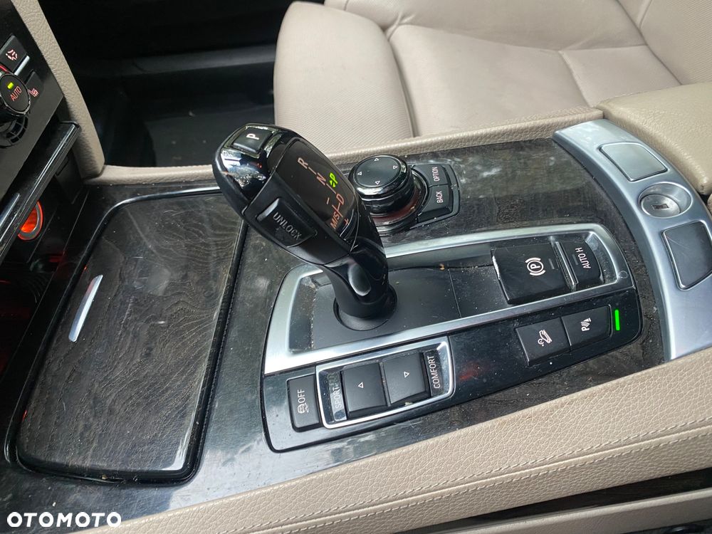 BMW Seria 7 740d xDrive - 26