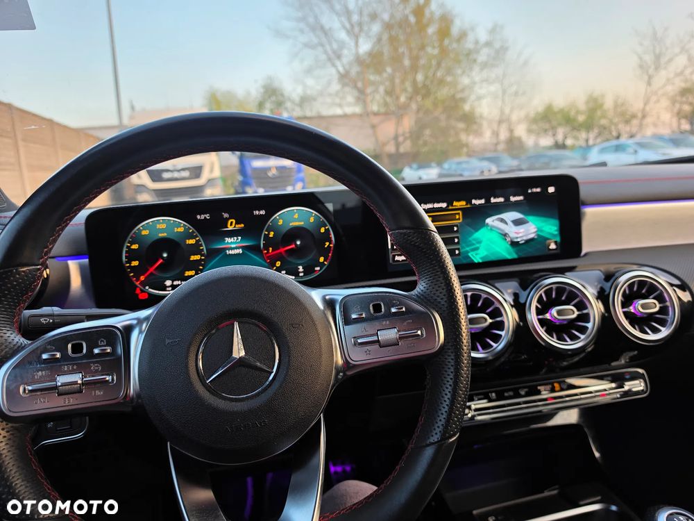 Mercedes-Benz CLA 180 AMG Line - 15