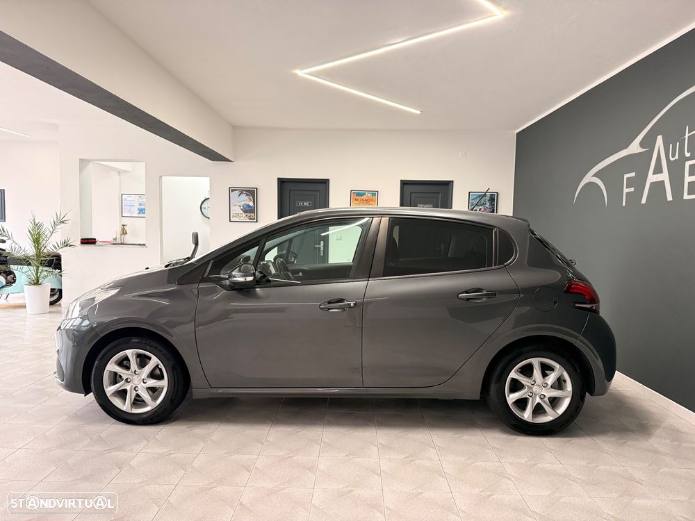 Peugeot 208 1.2 PureTech Style - 8