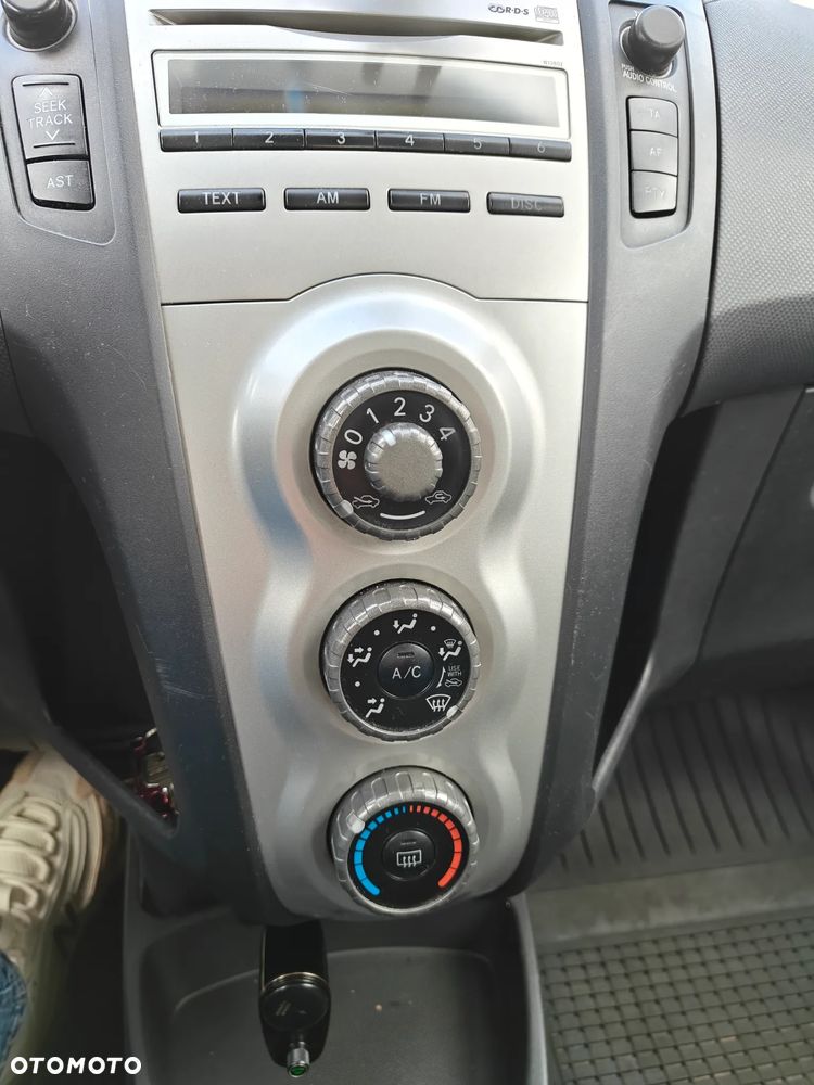 Toyota Yaris 1.4 D-4D Terra A/C - 6