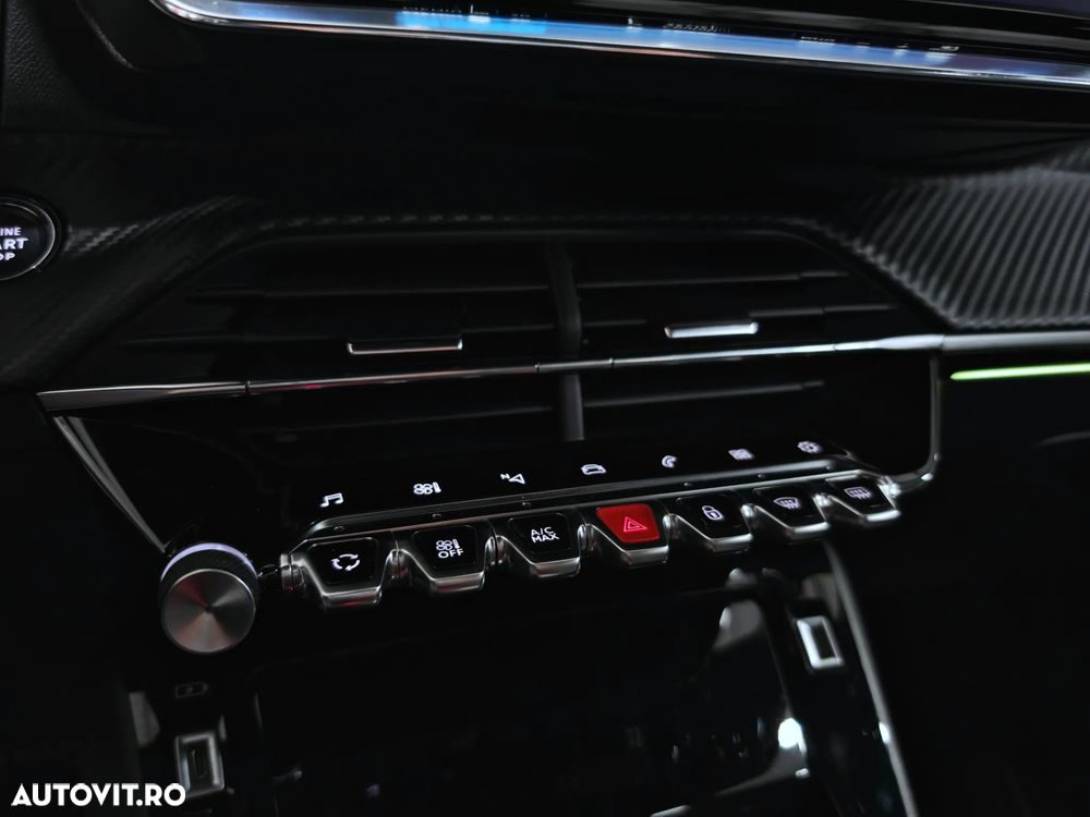 Peugeot 2008 PureTech 130 EAT8 GT - 27