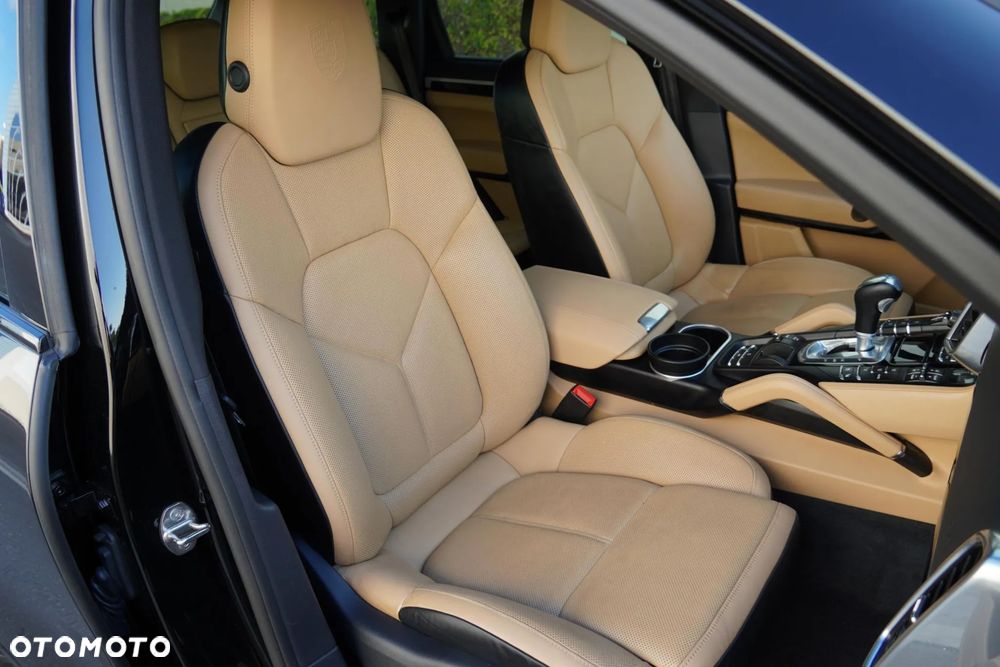 Porsche Cayenne Standard - 19