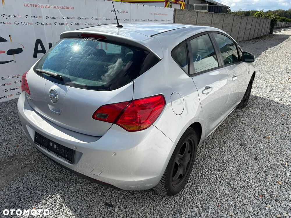 Opel Astra 1.6 - 7