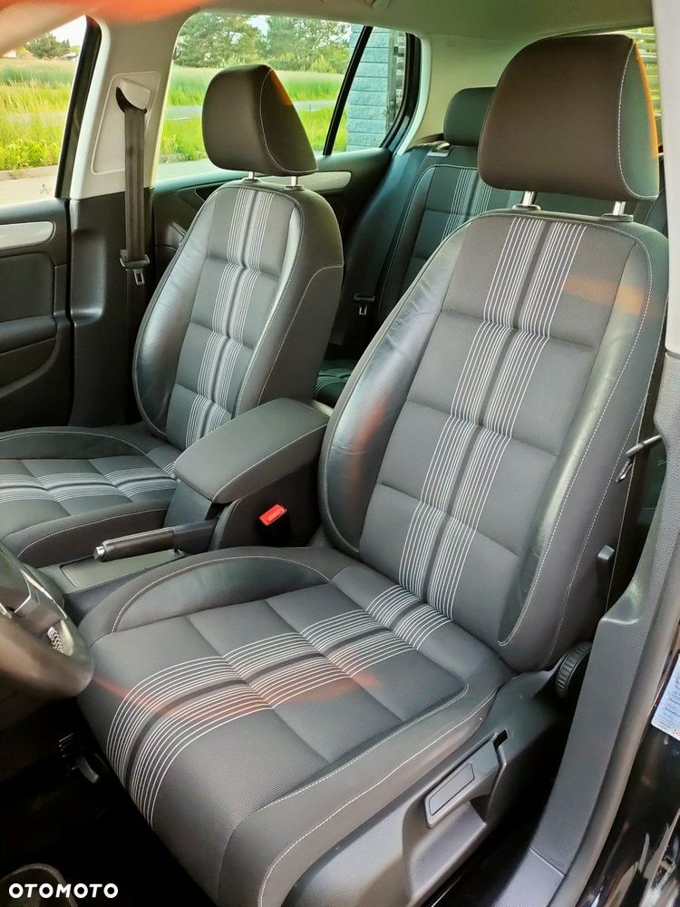 Volkswagen Golf - 11