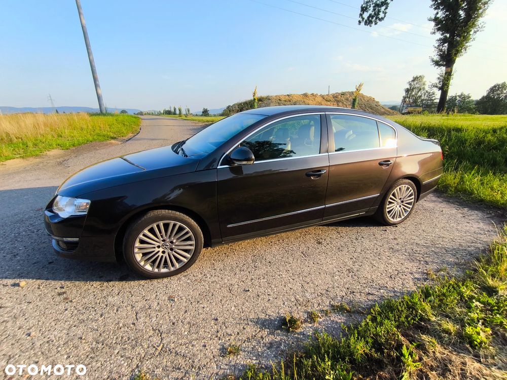 Volkswagen Passat 2.0 FSI Highline - 6