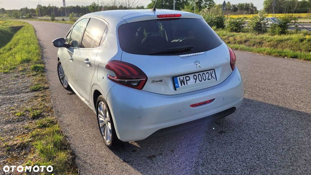 Peugeot 208 - 5