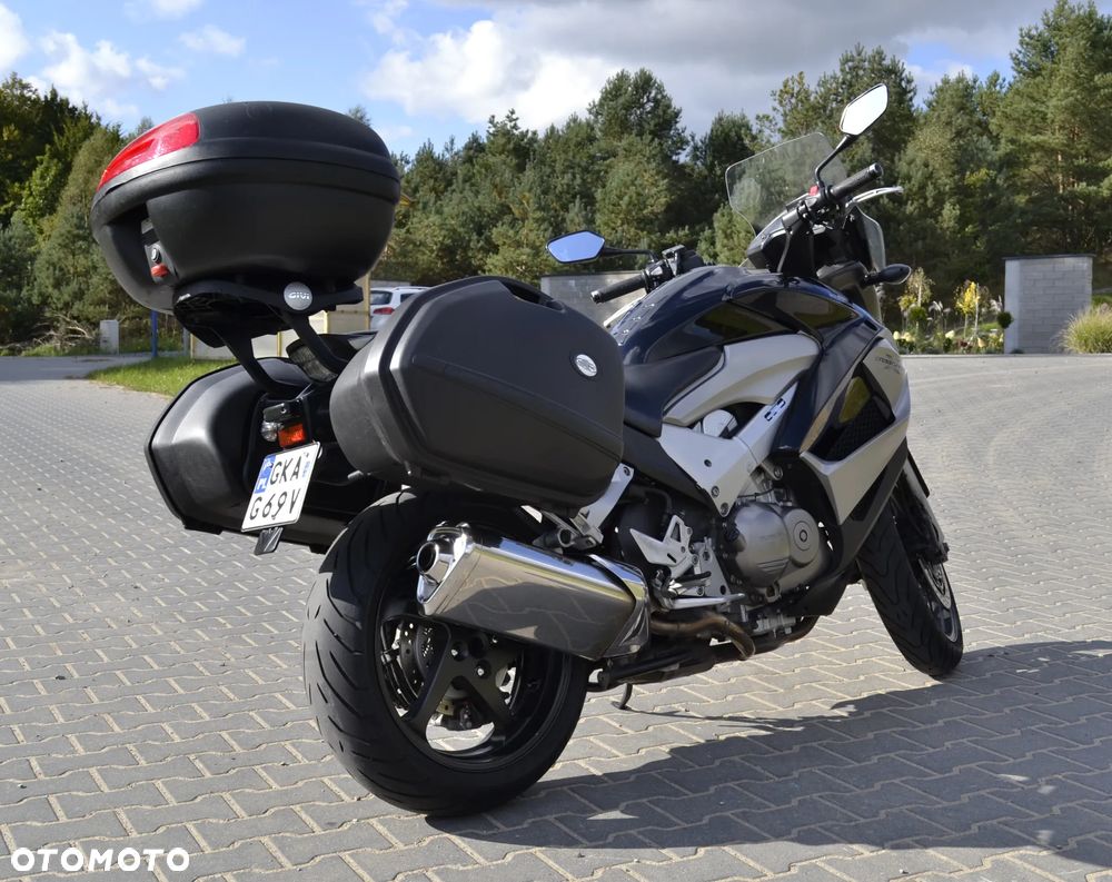 Honda VFR - 4