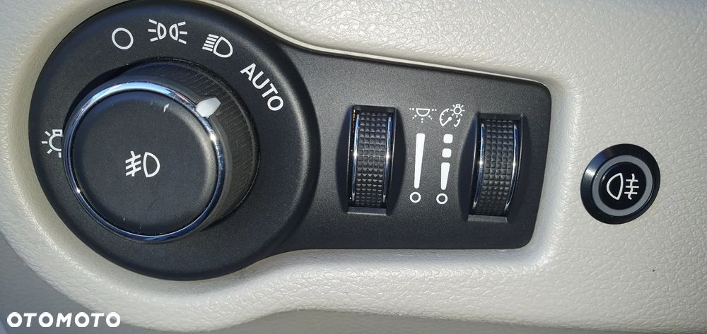 Chrysler Pacifica - 39