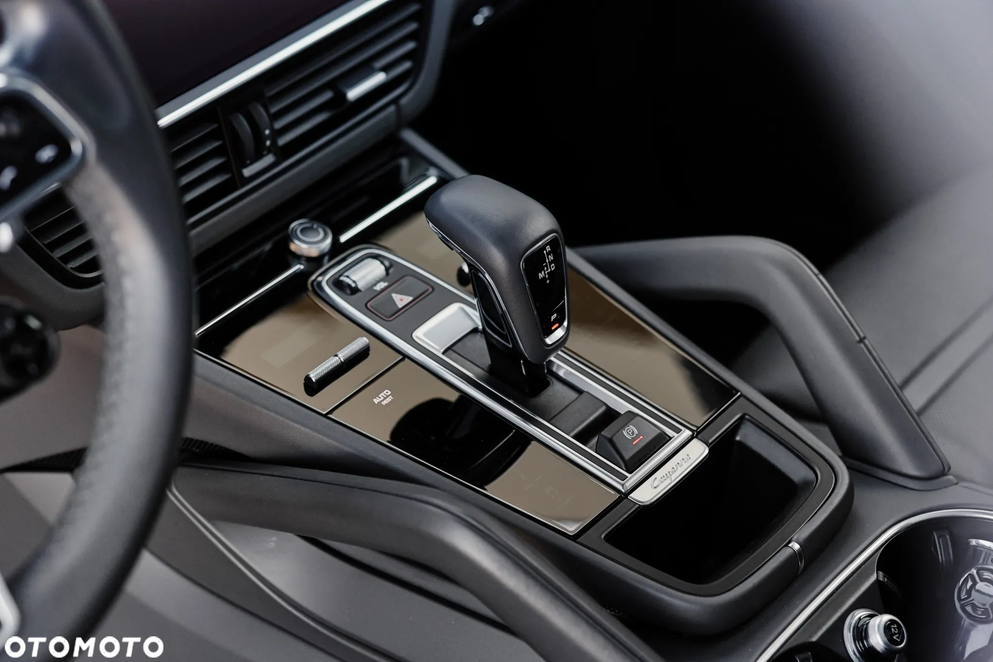 Porsche Cayenne Coupe E-Hybrid Platinum Edition - 18