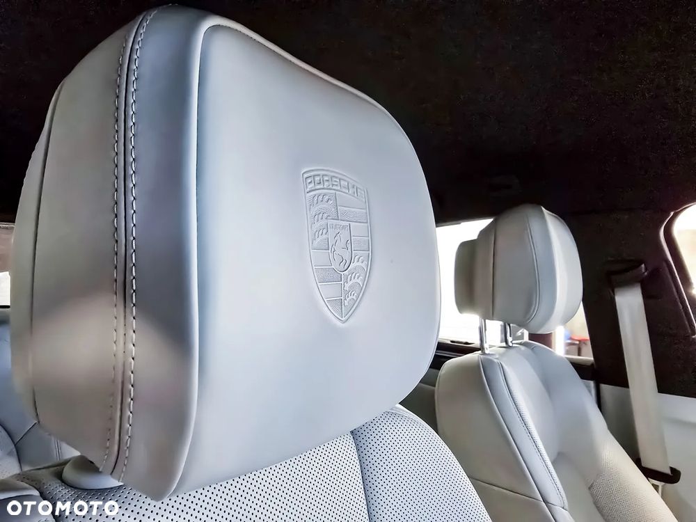 Porsche Macan T - 13