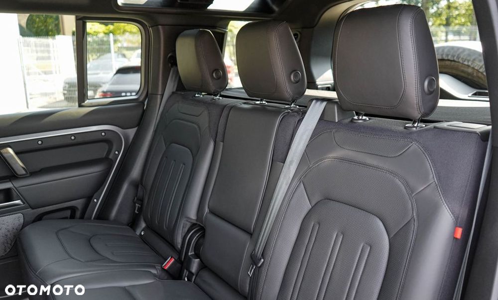 Land Rover Defender 3.0 P400 mHEV X - 33