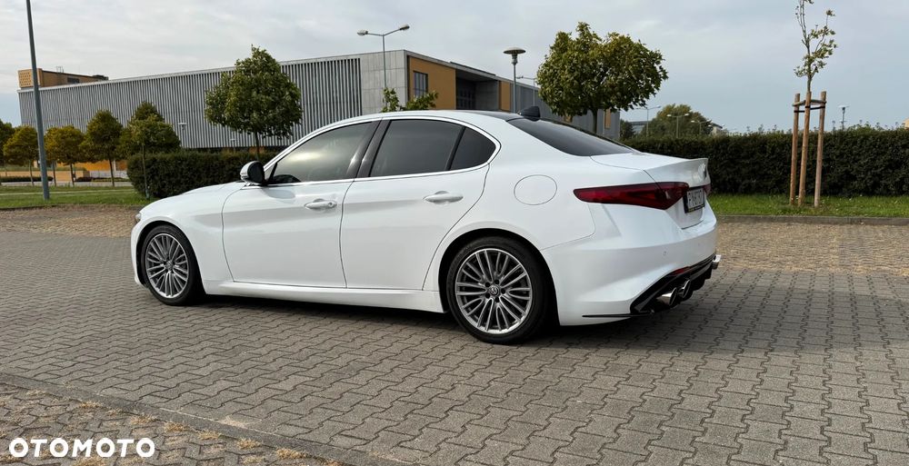 Alfa Romeo Giulia 2.0 Turbo 16V AT8 Veloce - 22