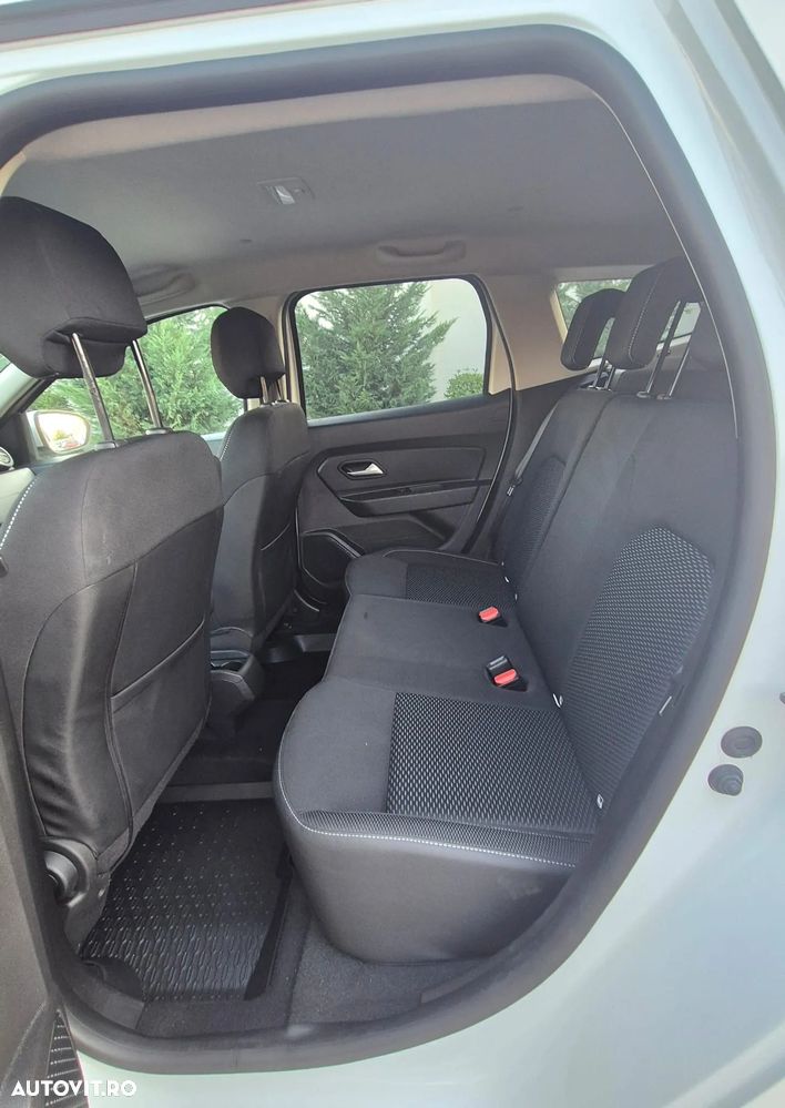 Dacia Duster 1.6 4x4 Laureate - 16